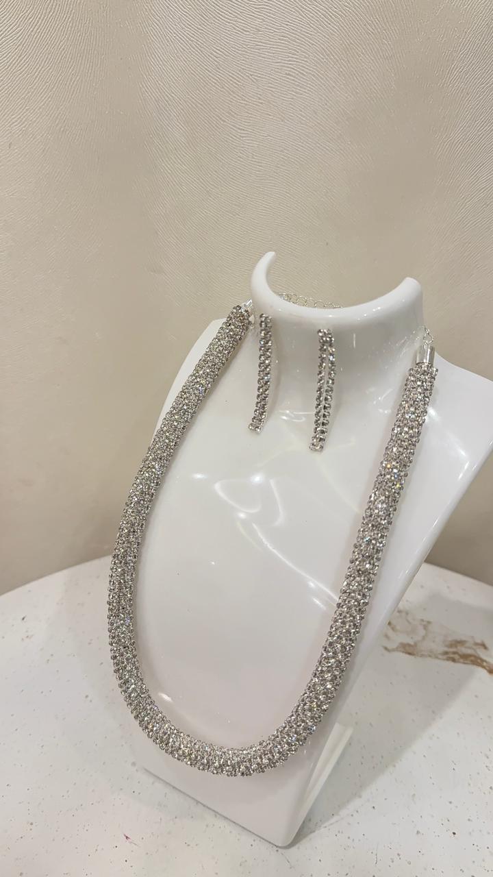 Glimmer neckpiece with earrings - Silver