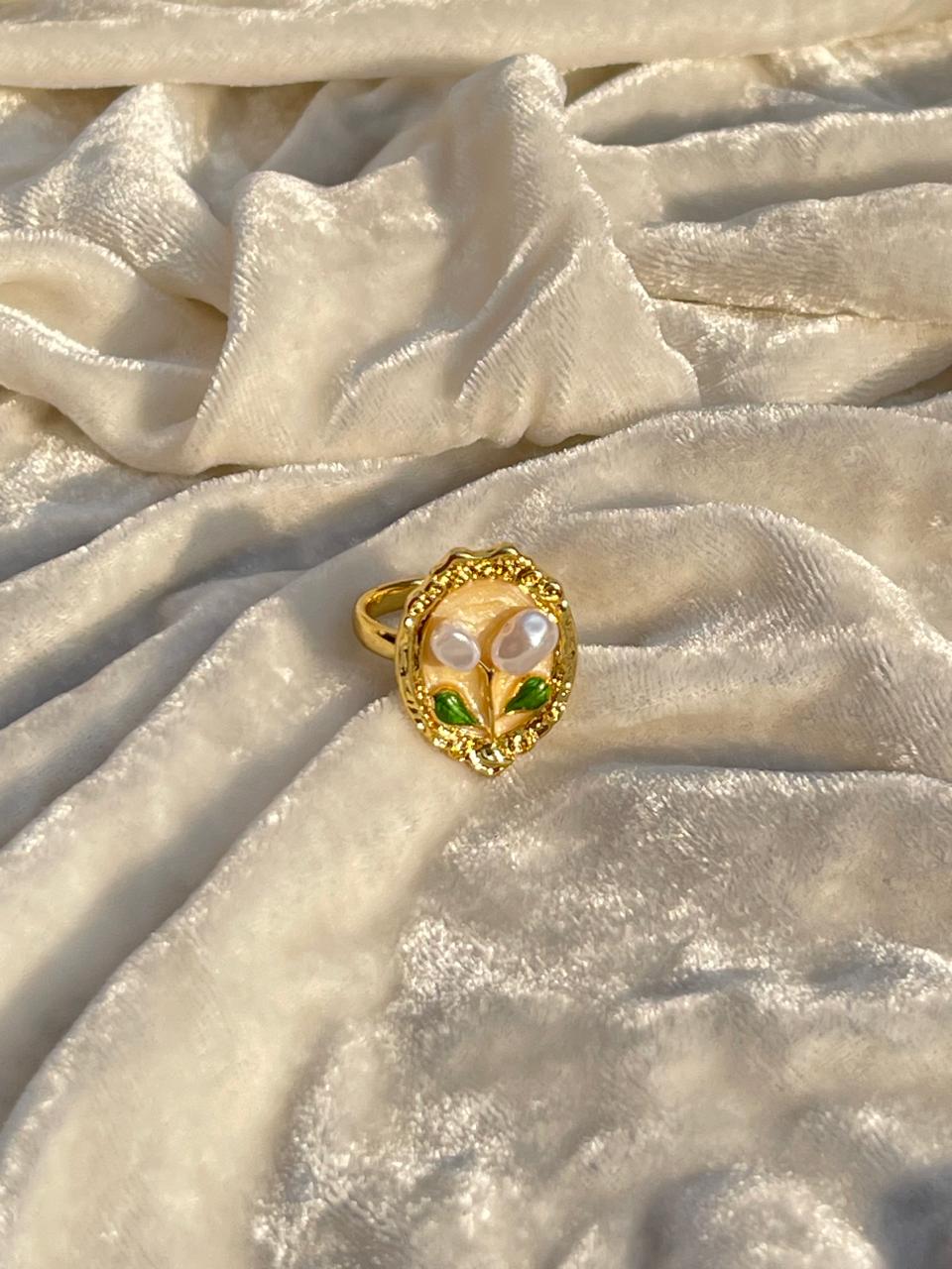 Enamel pearl ring (bead-beige)