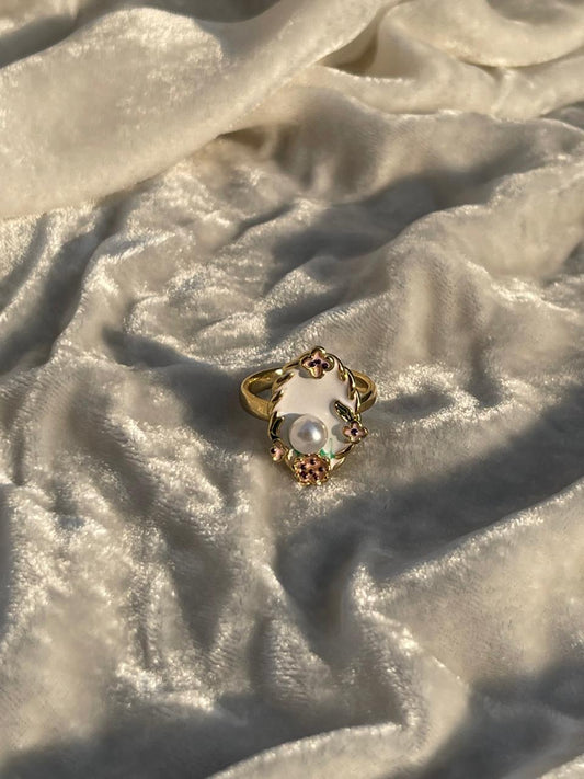 Enamel pearl ring (white)