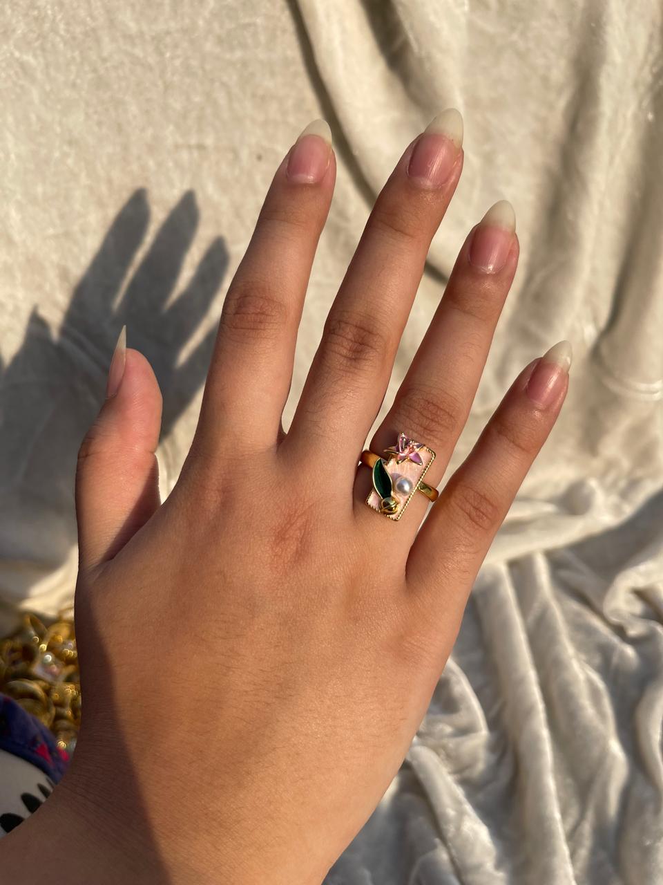 Enamel pearl ring (rectangle-beige)