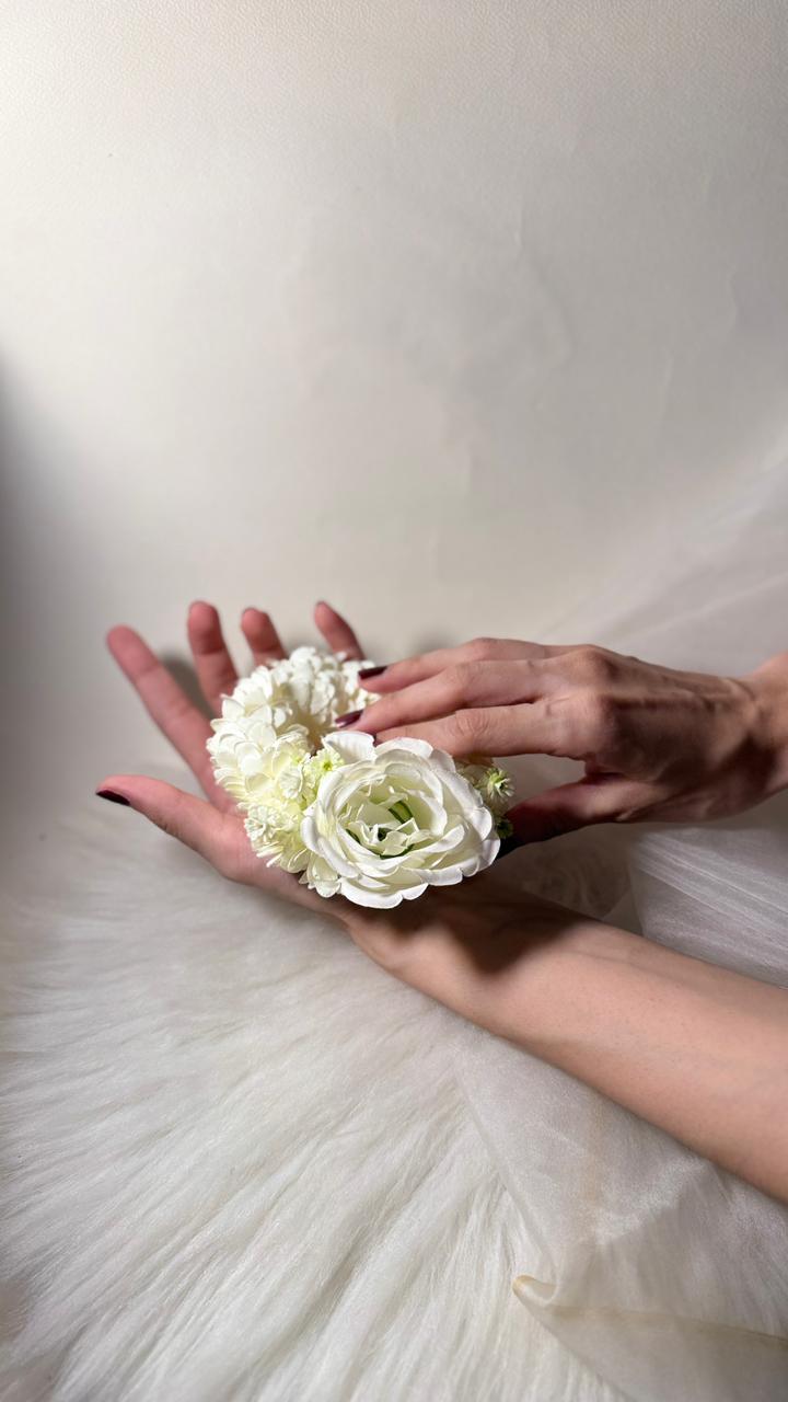 Gajra - White Rose  - pair