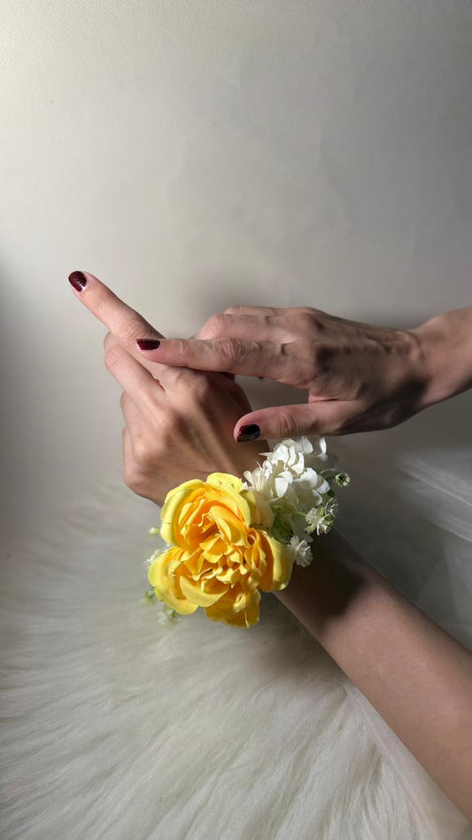 Gajra - White and Yellow rose- pair