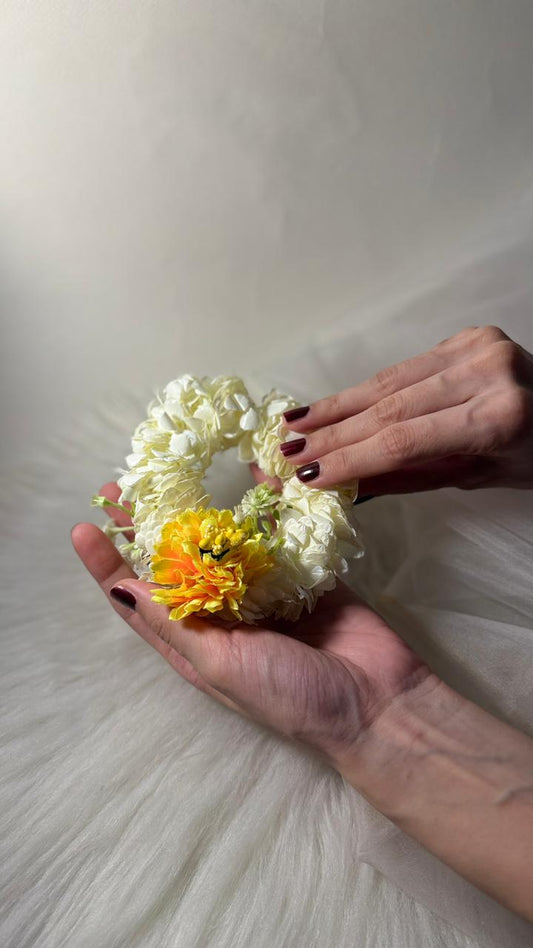 Gajra - White and Yellow - pair