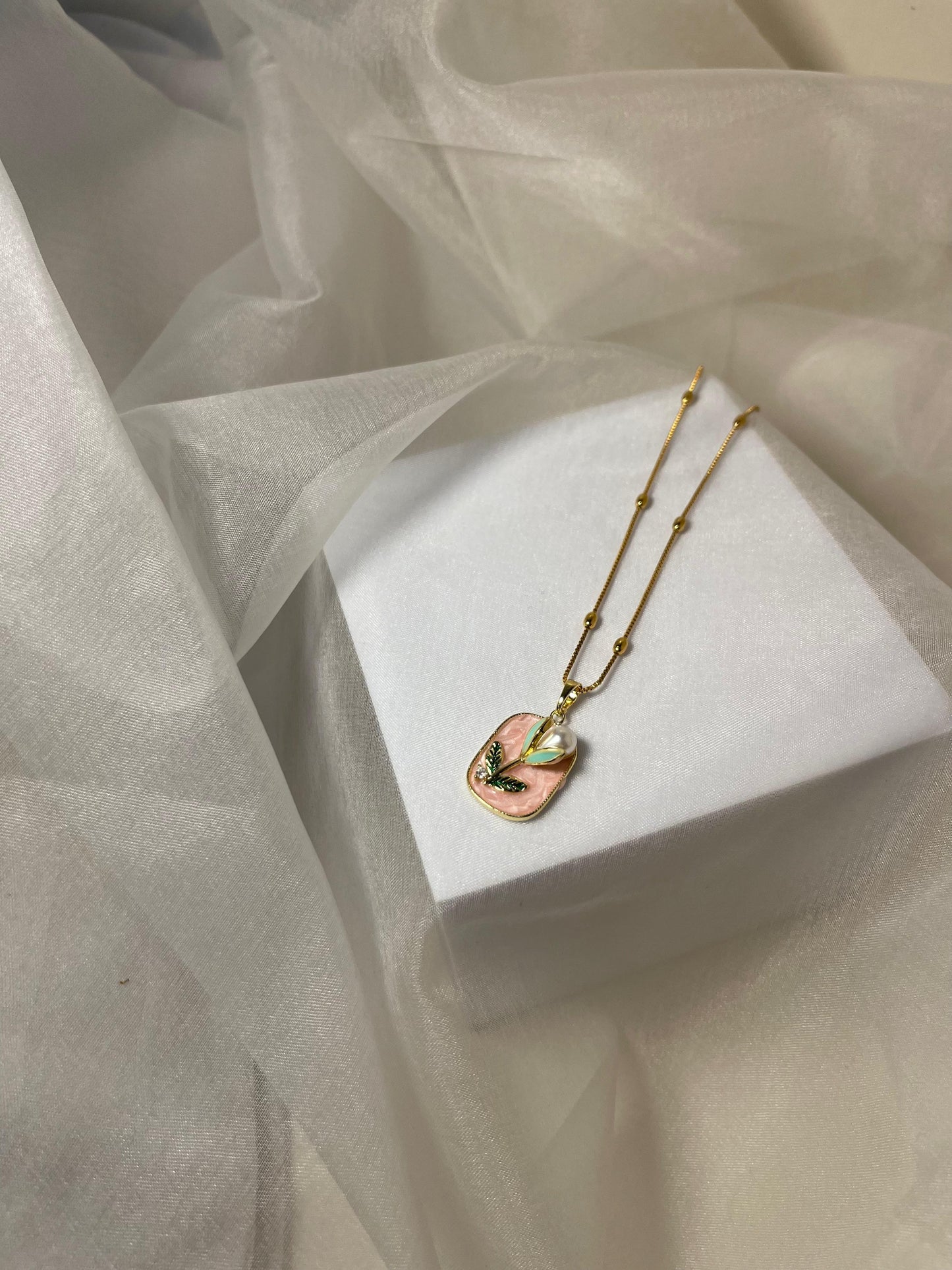 Enamel pearl necklace (Dewdrop Bloom-Pink)