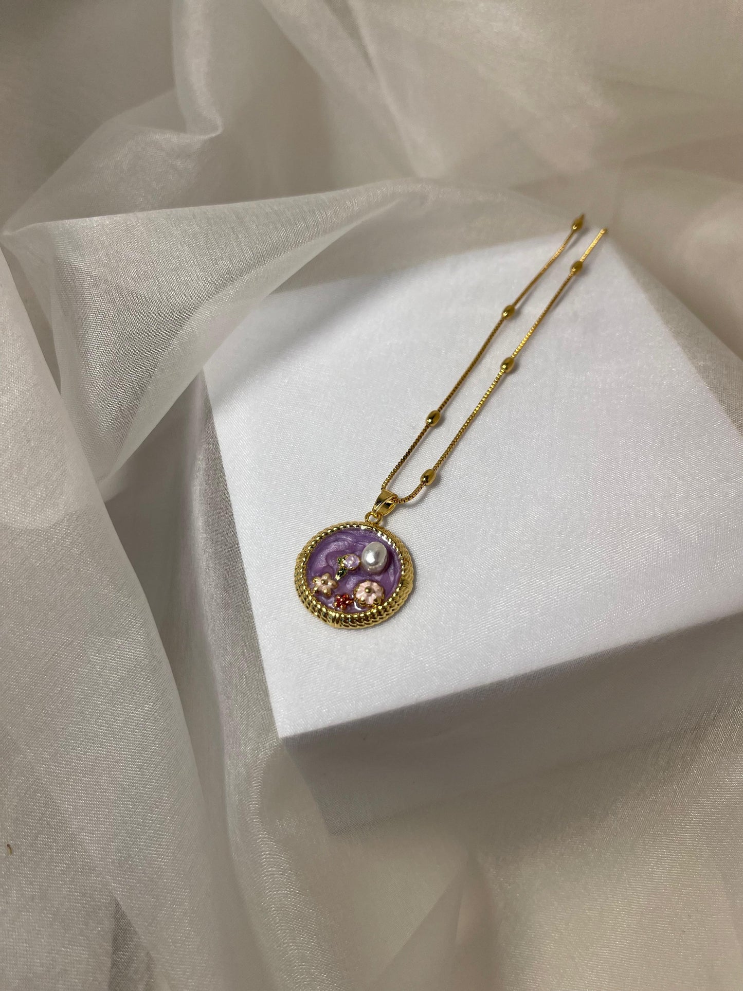 Enamel pearl necklace (Lavender Pearl)