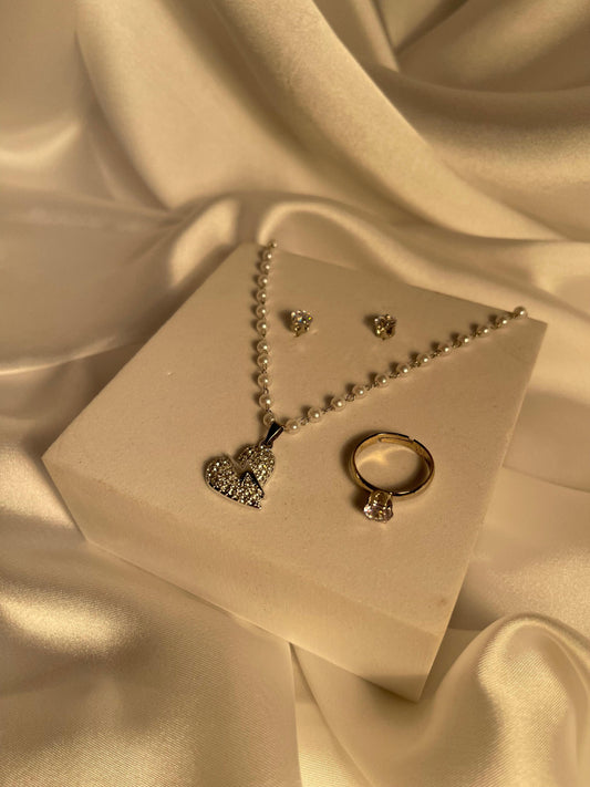 003-Elegant Pendant Set