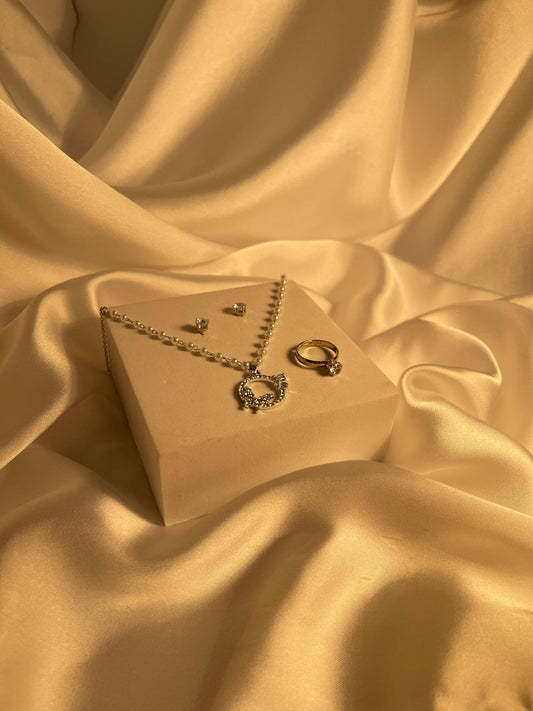 004-Elegant Pendant Set