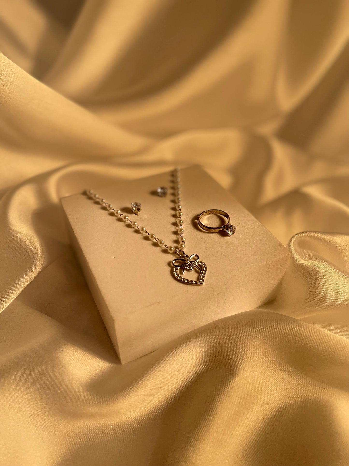 005-Elegant Pendant Set