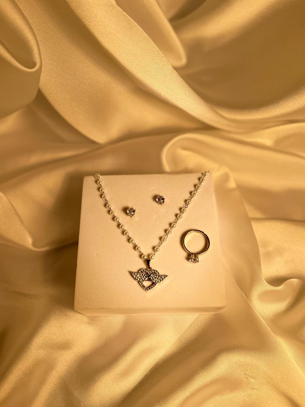 007-Elegant Pendant Set