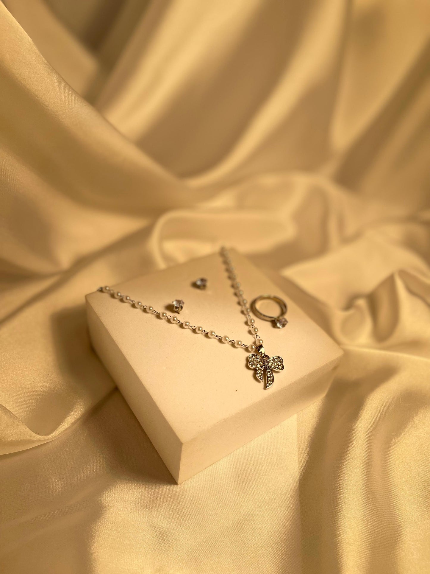 009-Elegant Pendant Set