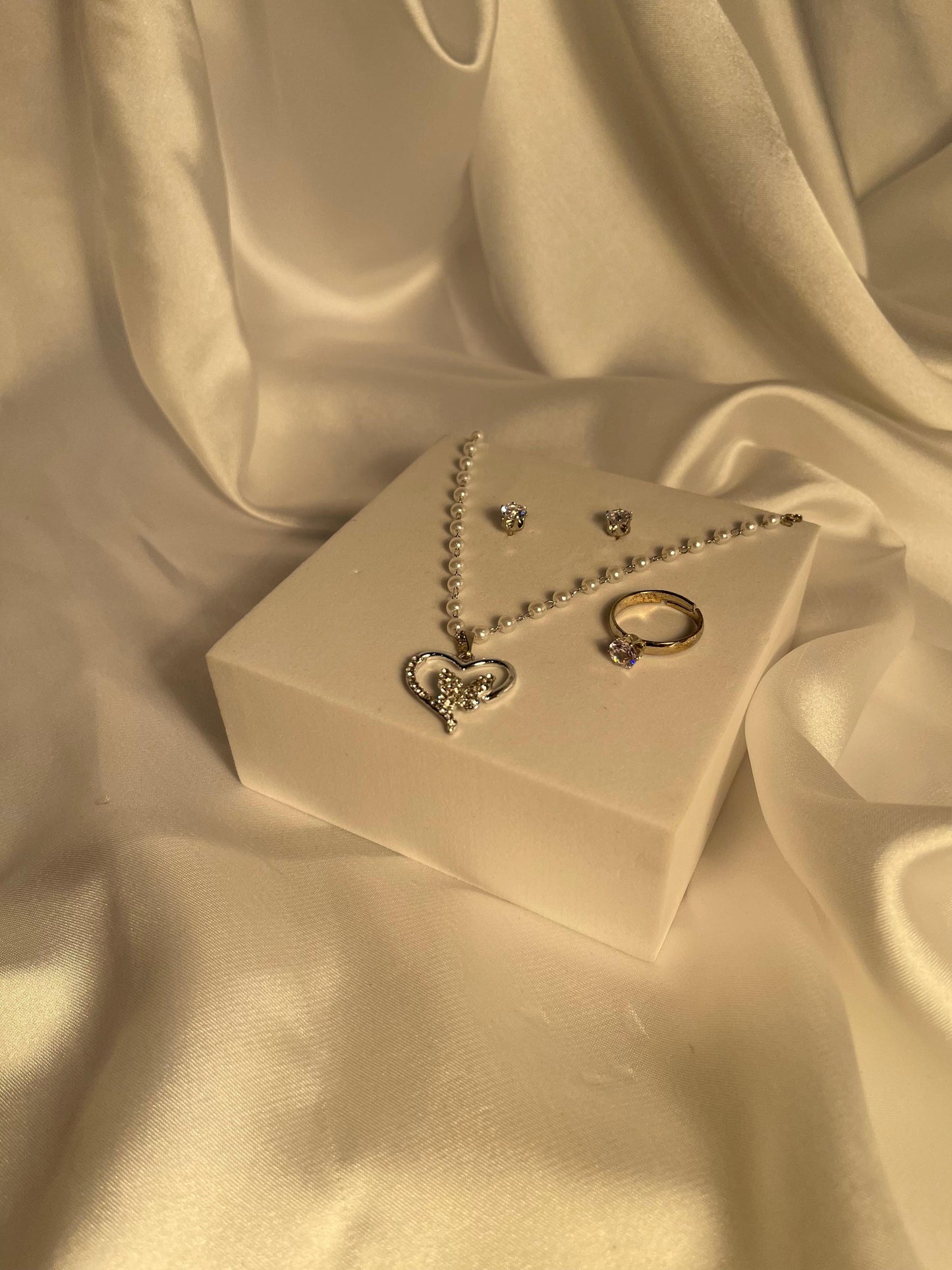 0011-Elegant Pendant Set