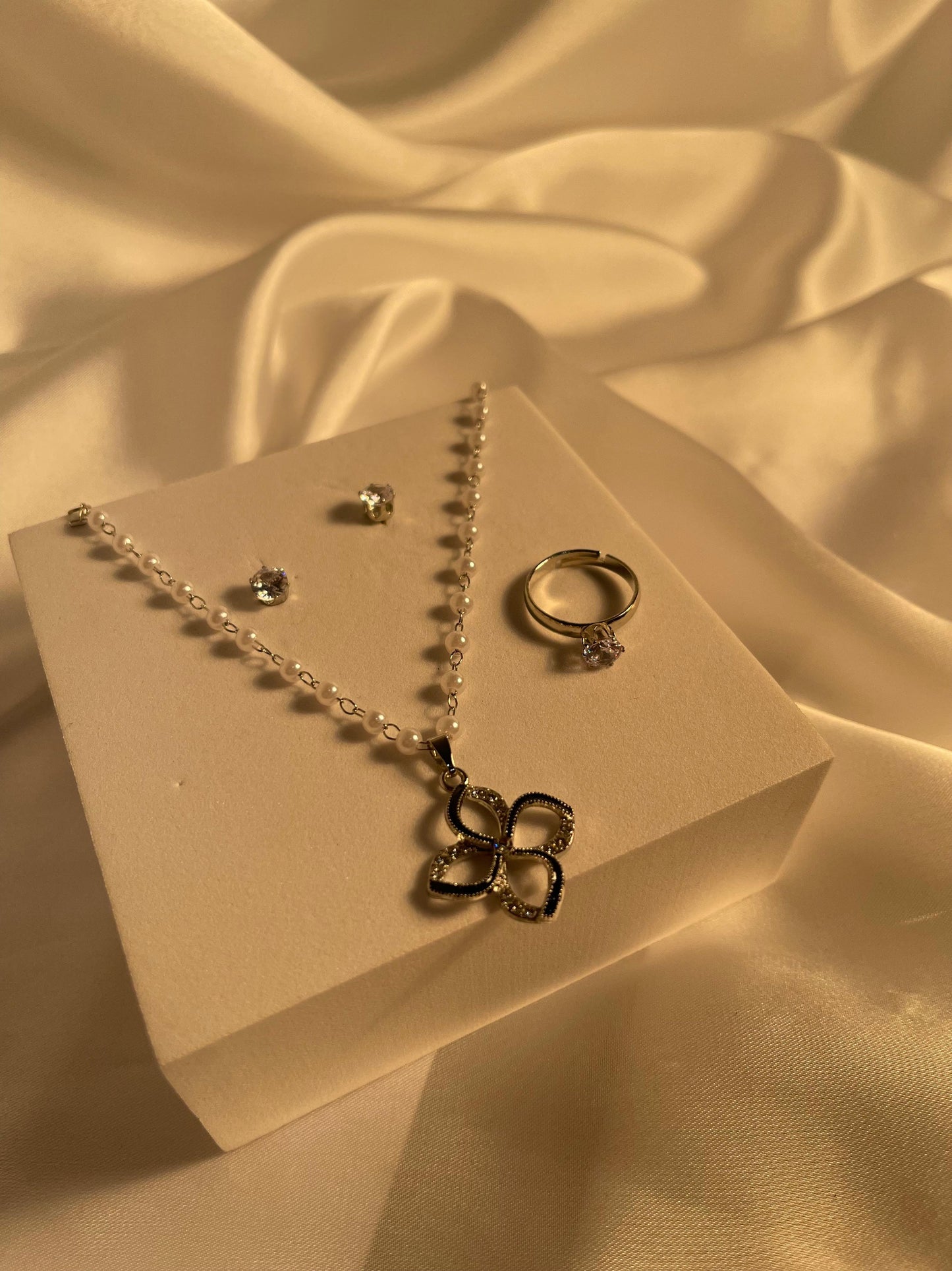 001-Everyday Grace Pendant Set