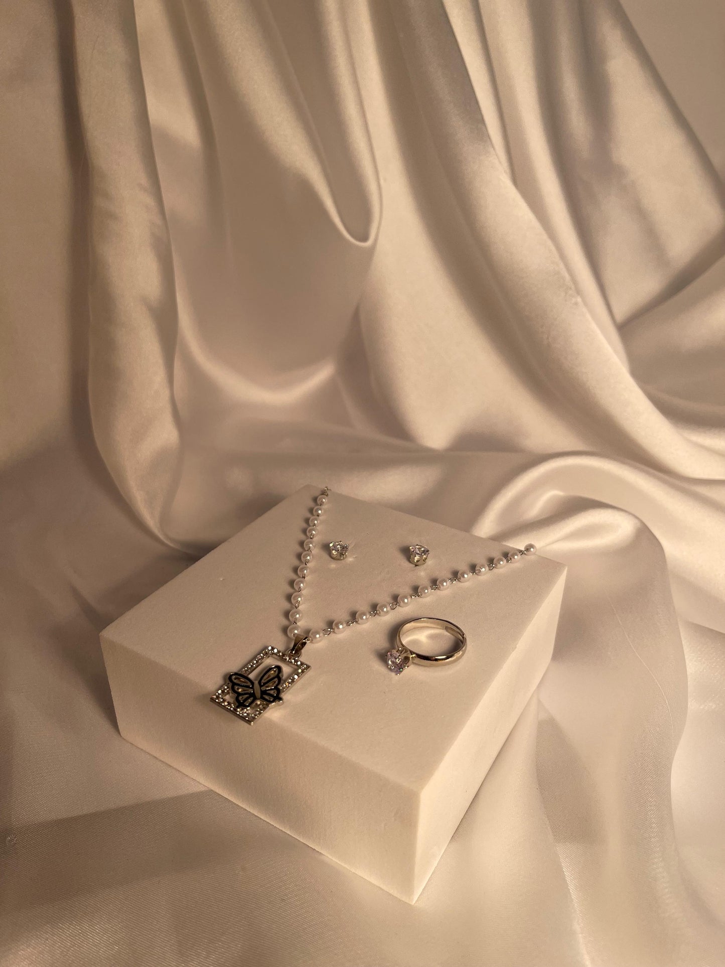 002-Everyday Grace Pendant Set