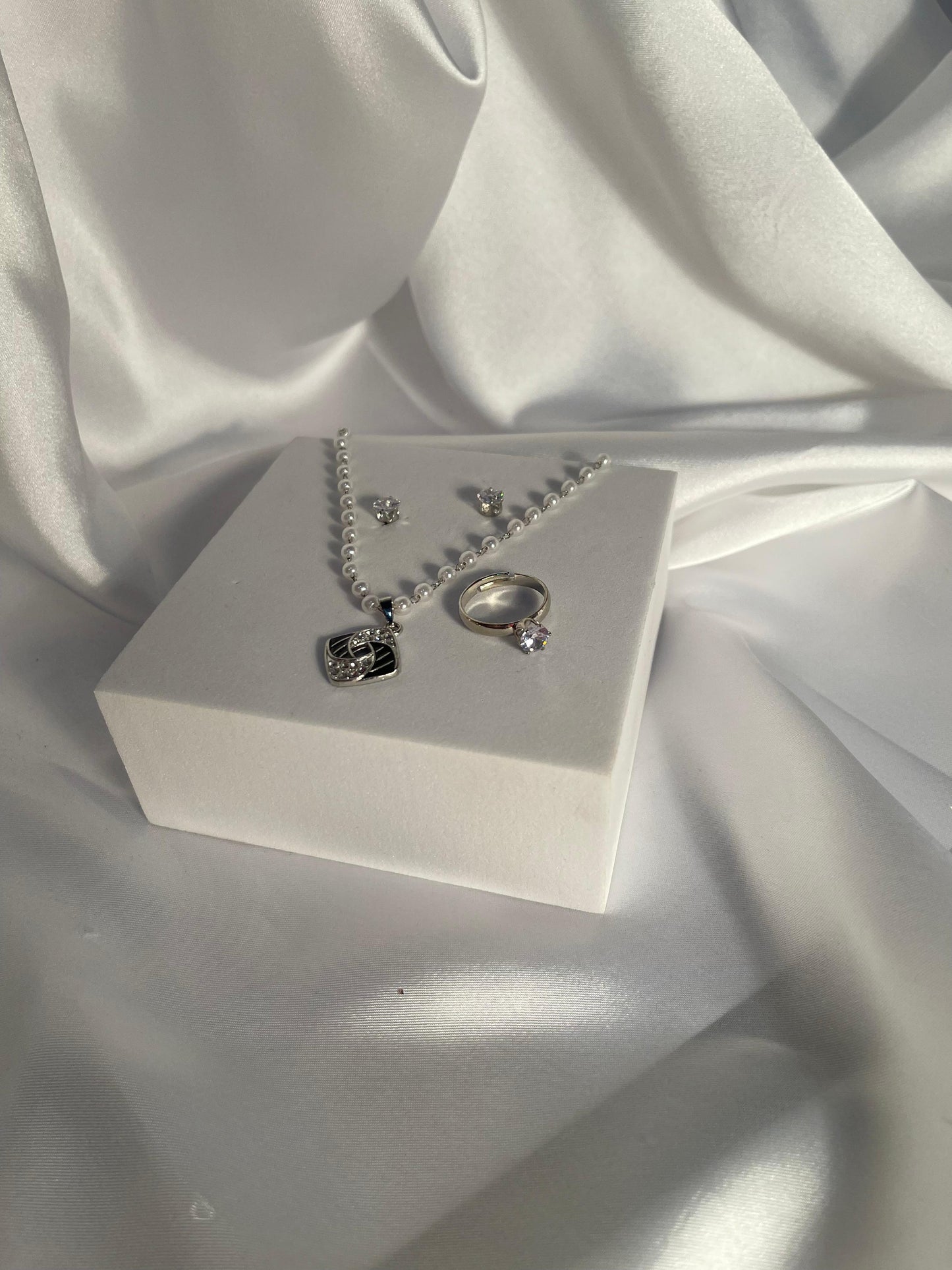 003-Everyday Grace Pendant Set