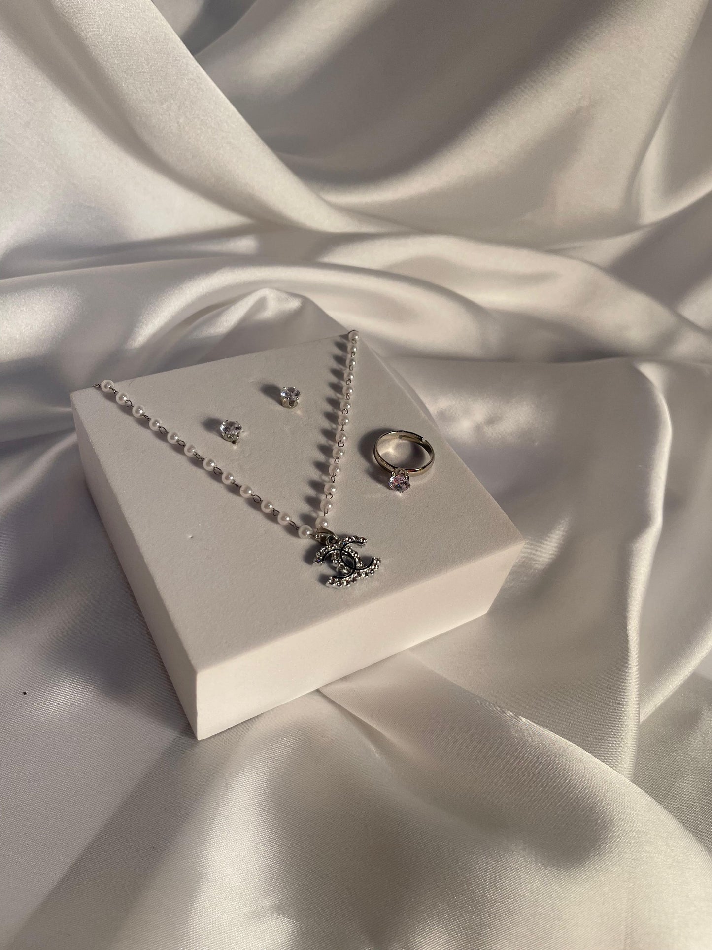 004-Everyday Grace Pendant Set