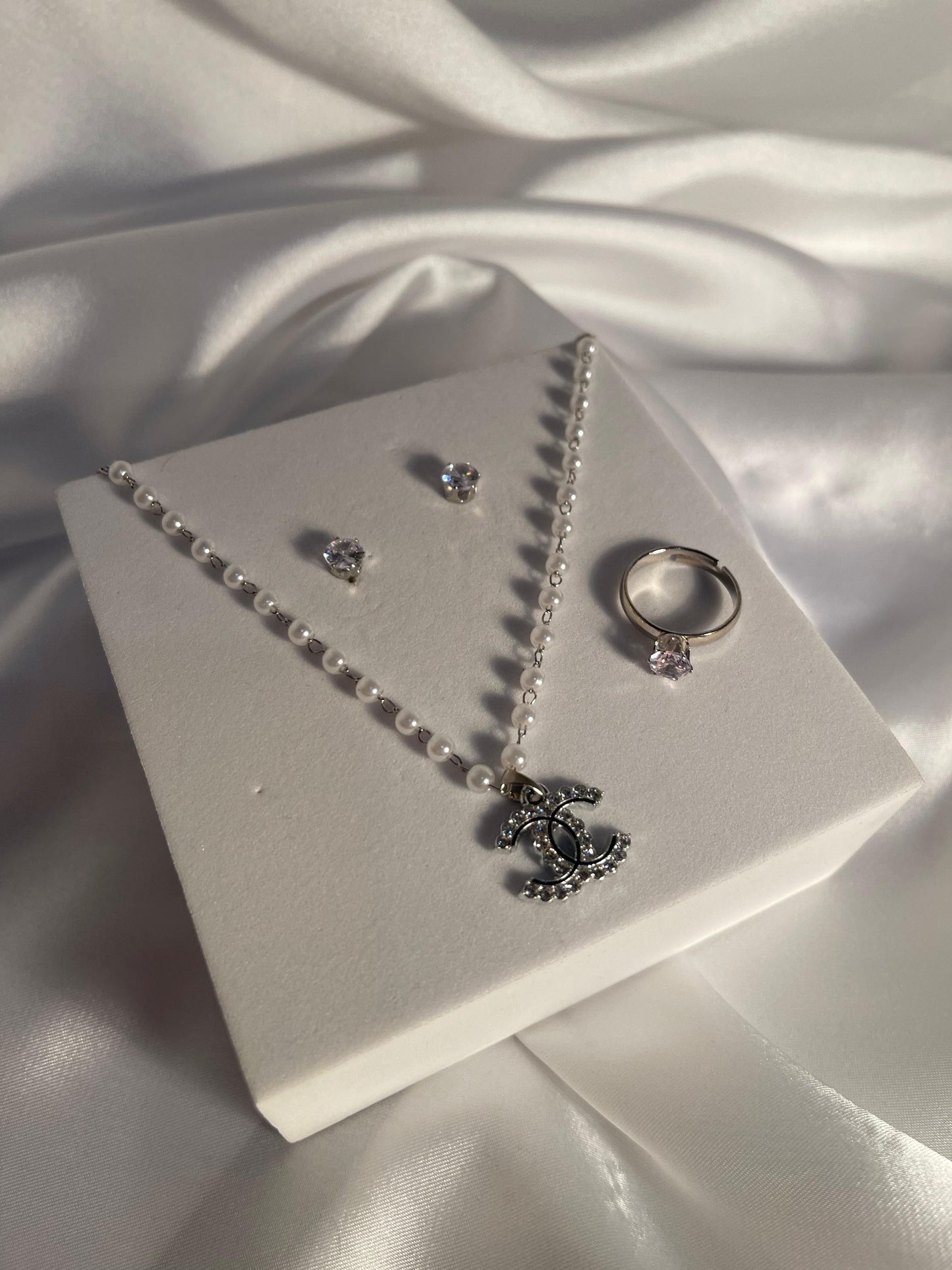 004-Everyday Grace Pendant Set