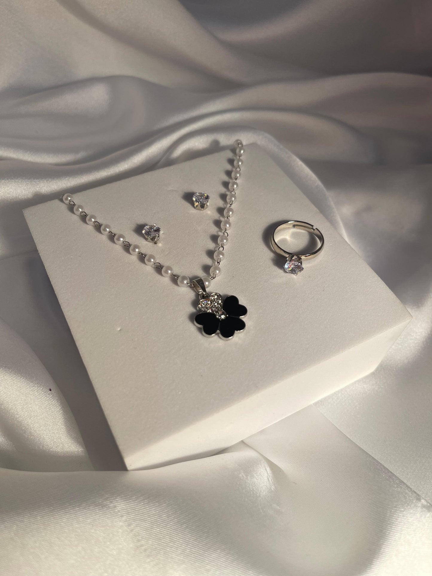 008-Everyday Grace Pendant Set