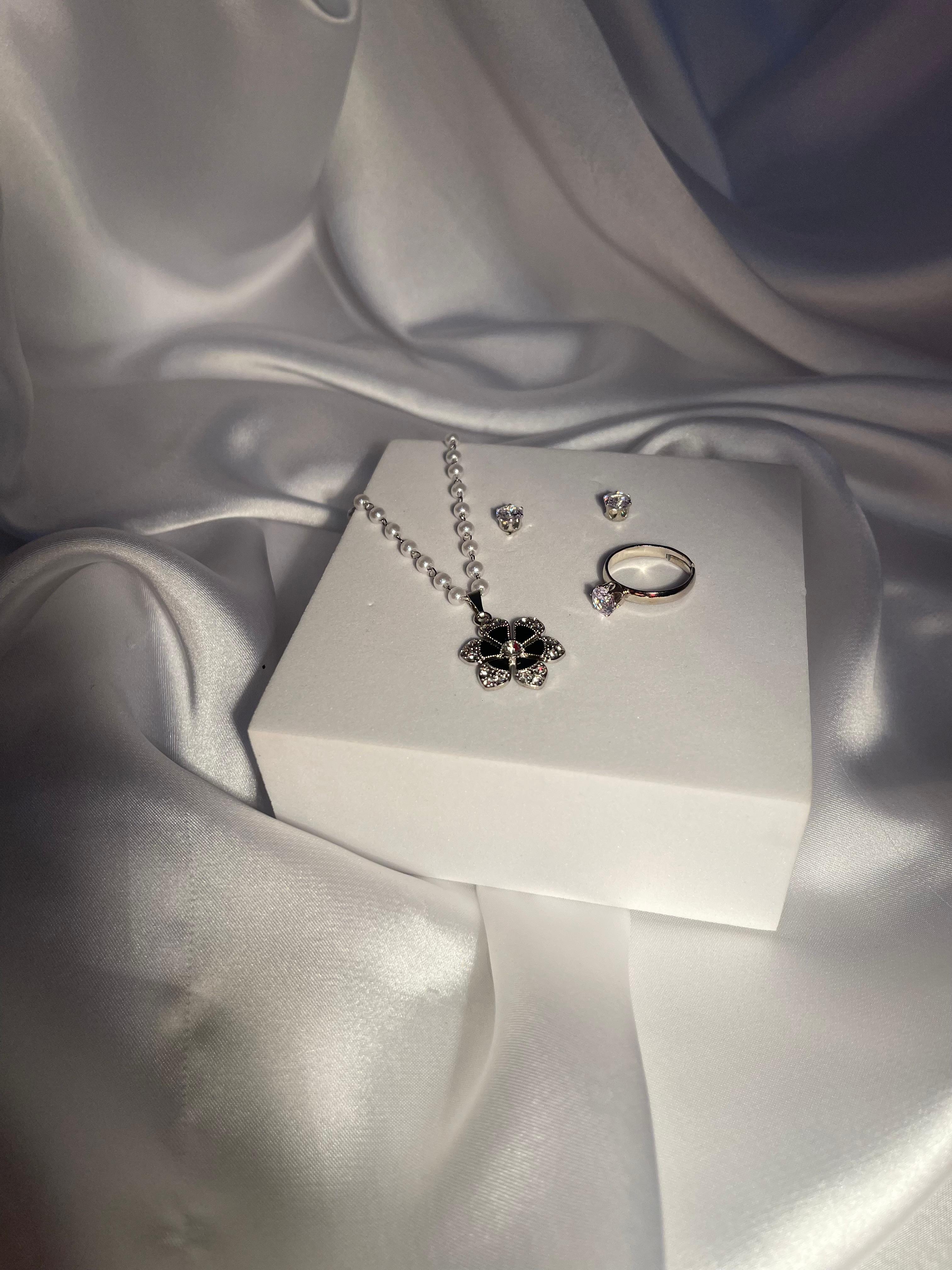 0010-Everyday Grace Pendant Set