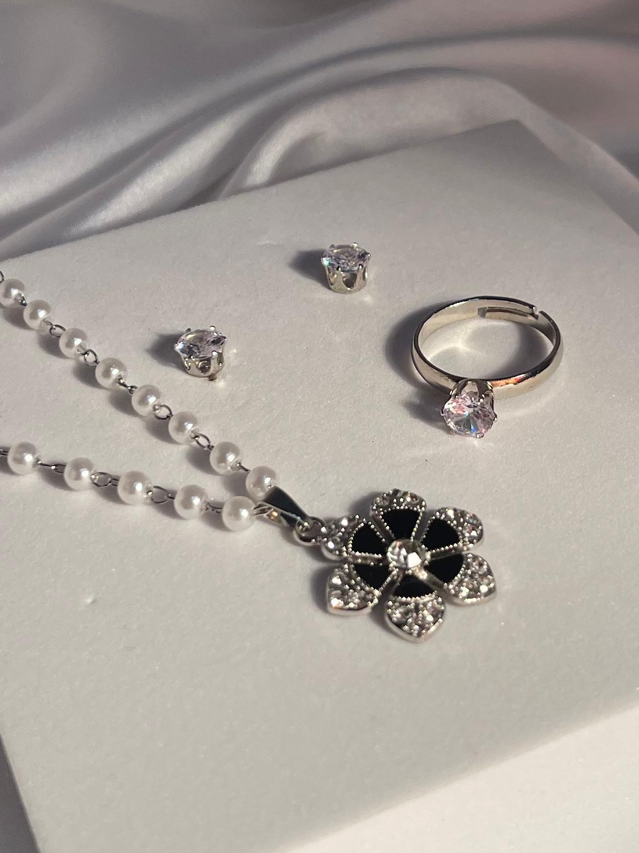 0010-Everyday Grace Pendant Set