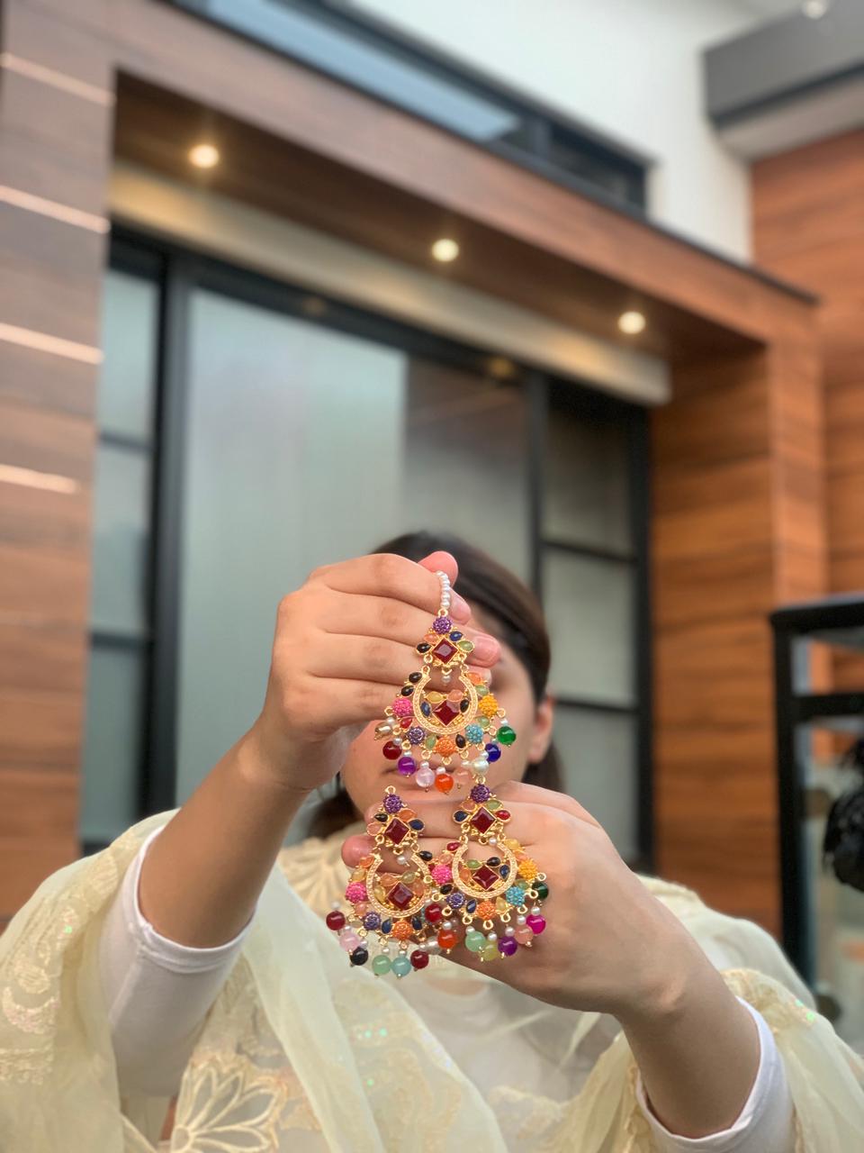 Aimen Bindiya Set - Multicoloured