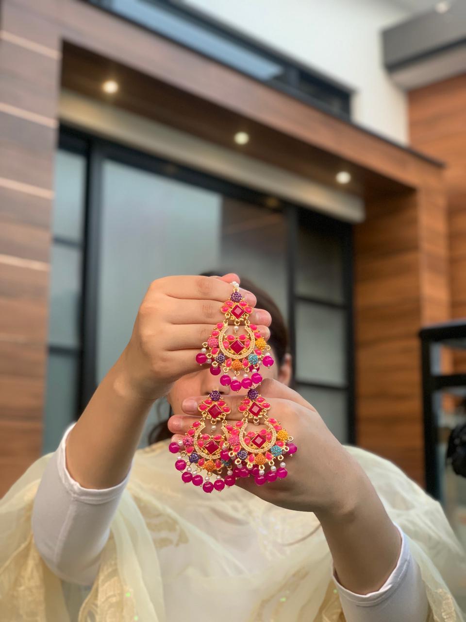 Aimen Bindiya Set - Shocking pink