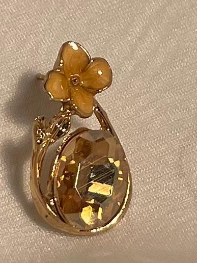 Oval Flower earrings (Yellow)