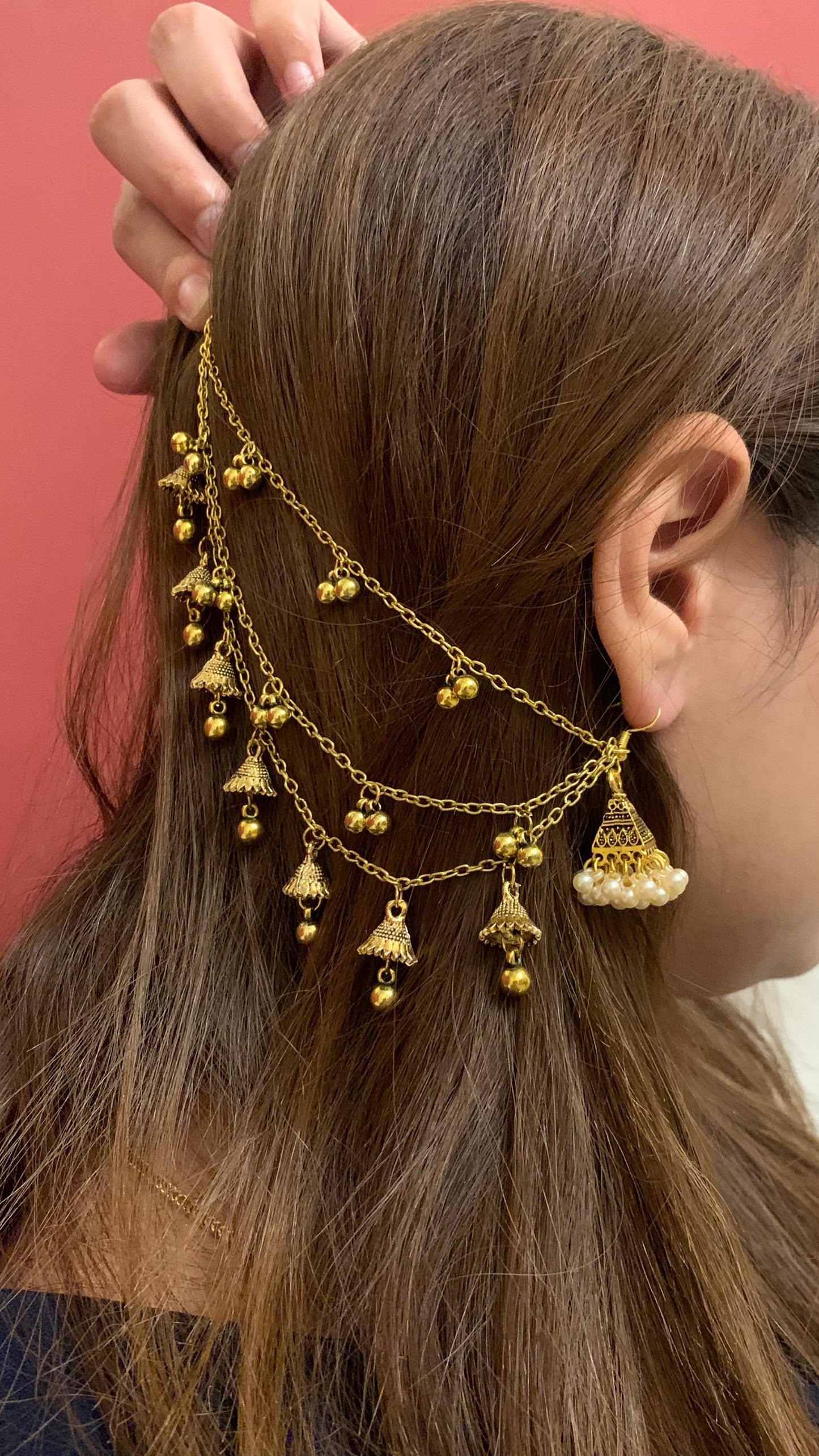 triangular jhumki with saharay