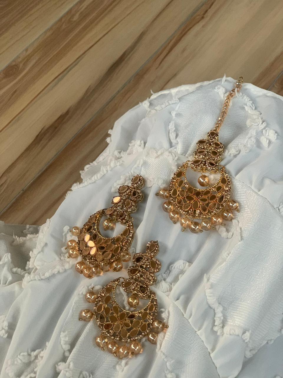 Zahra bindiya and jhumka set - Gold