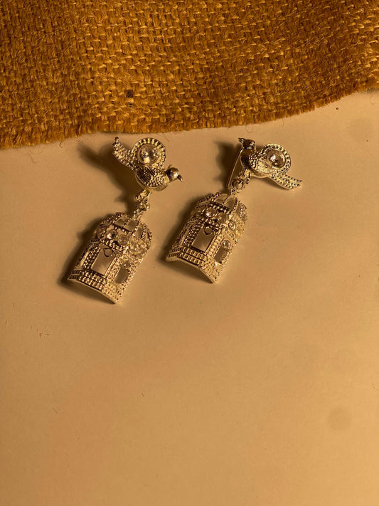 chiriya pinjra safaid earrings