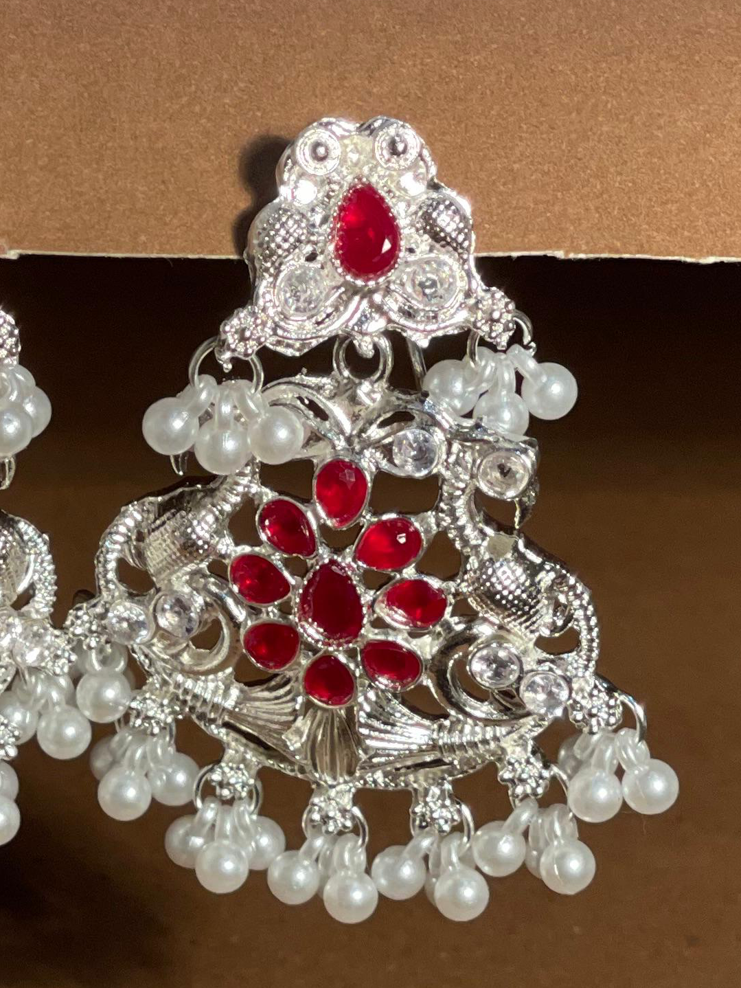 Mehwish chandi Safaid Motiya-maroon
