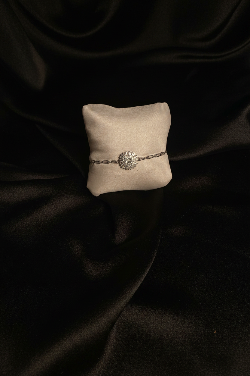 Phool bracelet silver with clear gem (square)
