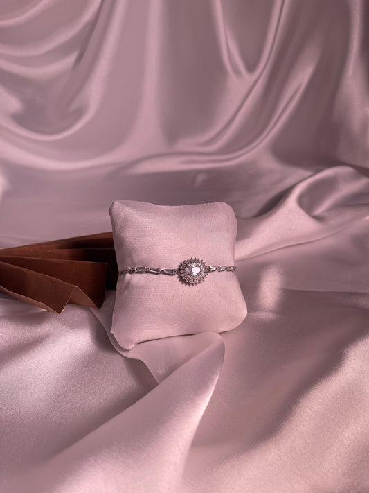 Phool bracelet silver with clear gem (oval)