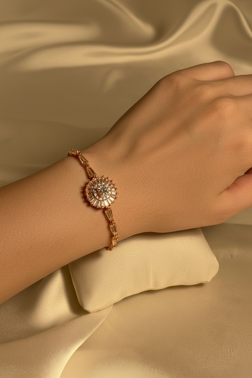 Phool bracelet Gold- clear gem(square)