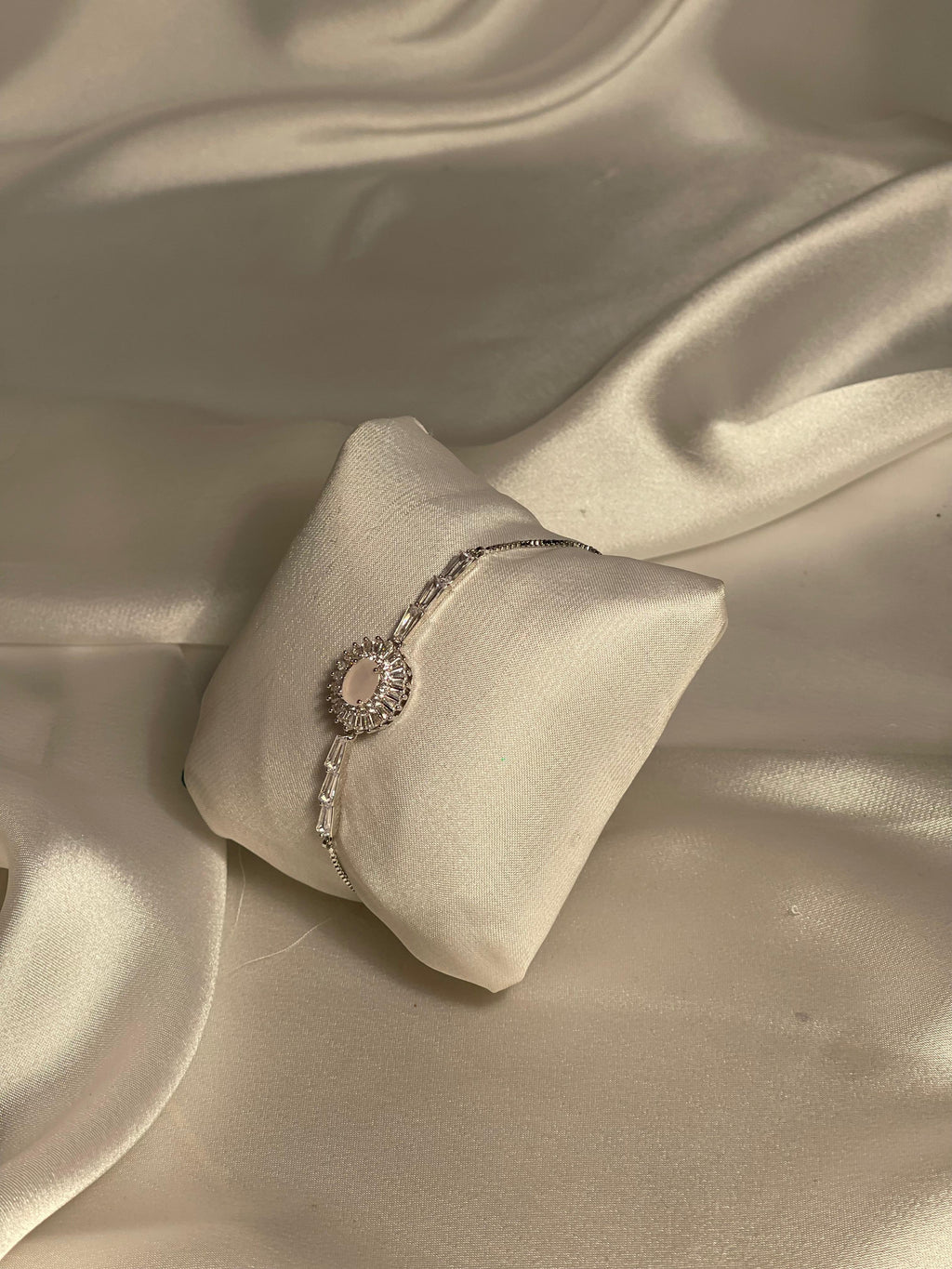 Phool bracelet silver-light lilac gem (oval)
