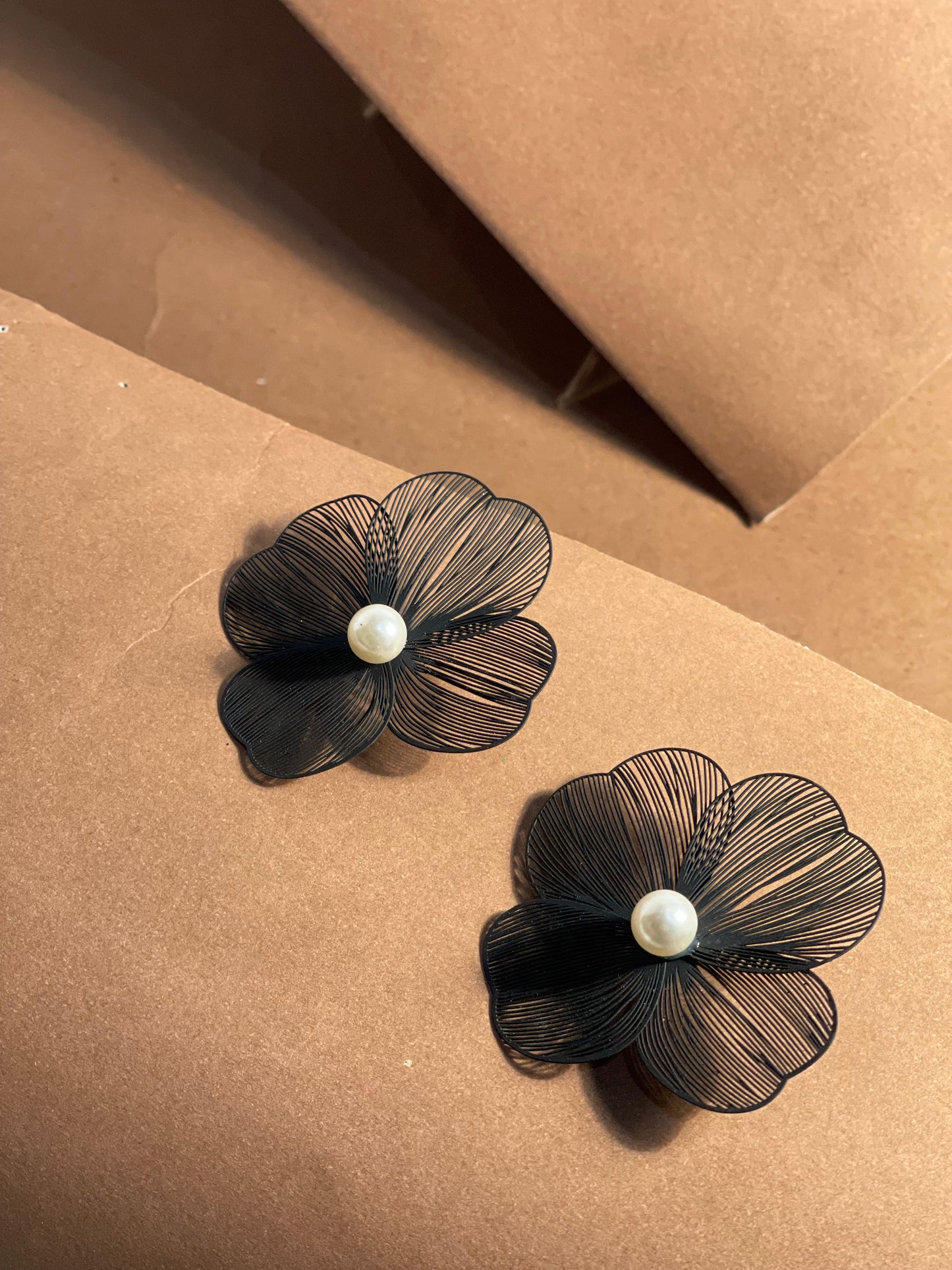 Floral Thread Black