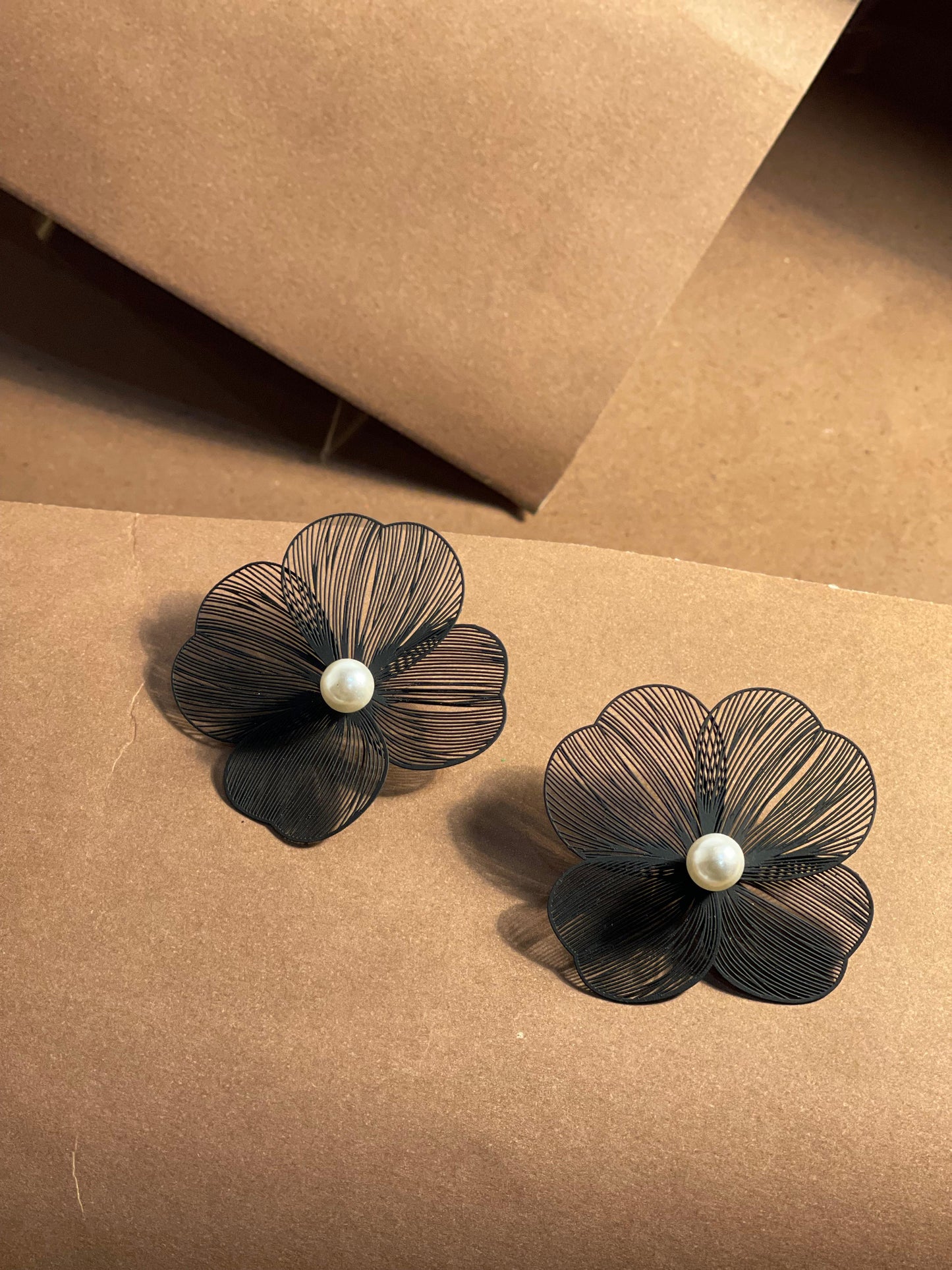 Floral Thread Black