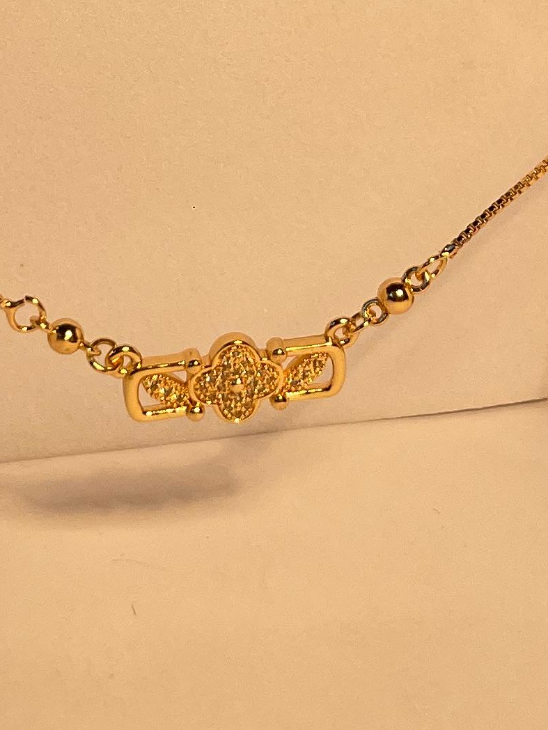 Gold Chain Locket (4 petal)