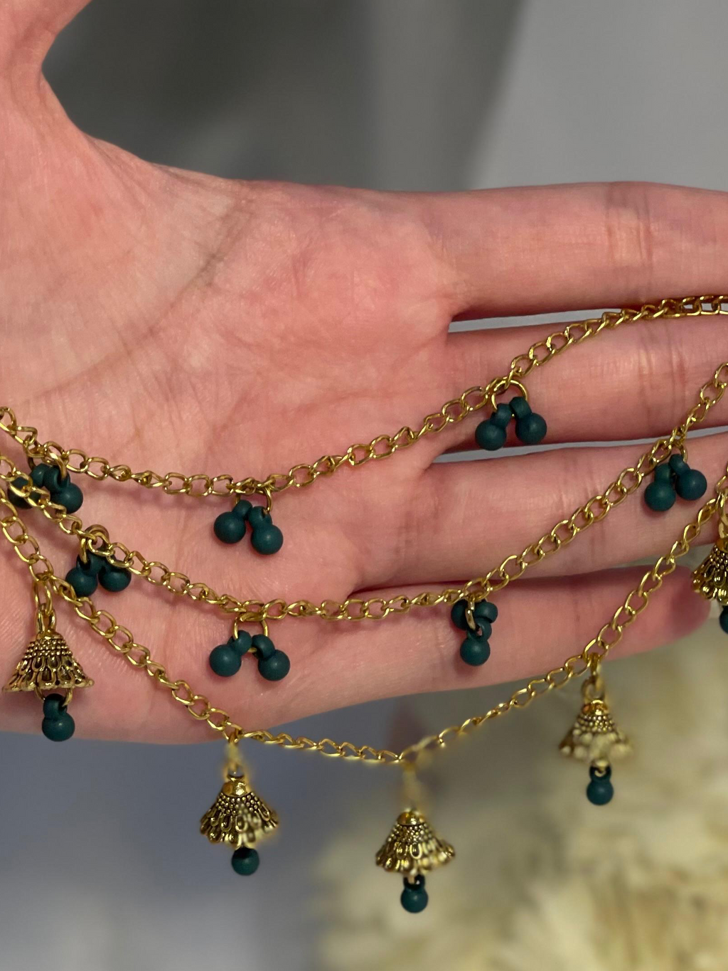 Jhumkay Waalay Saharay- gold and green