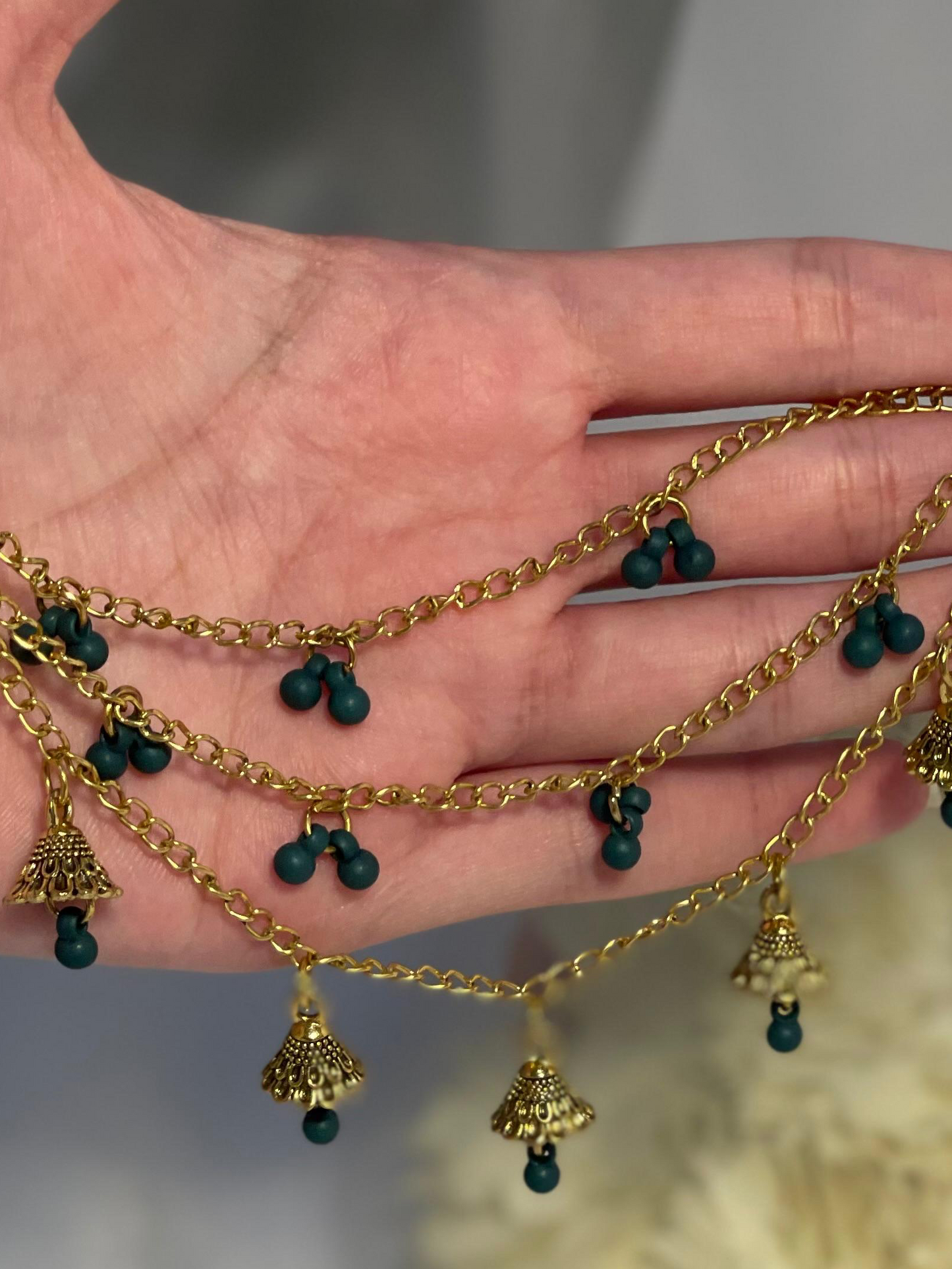 Jhumkay Waalay Saharay- gold and green