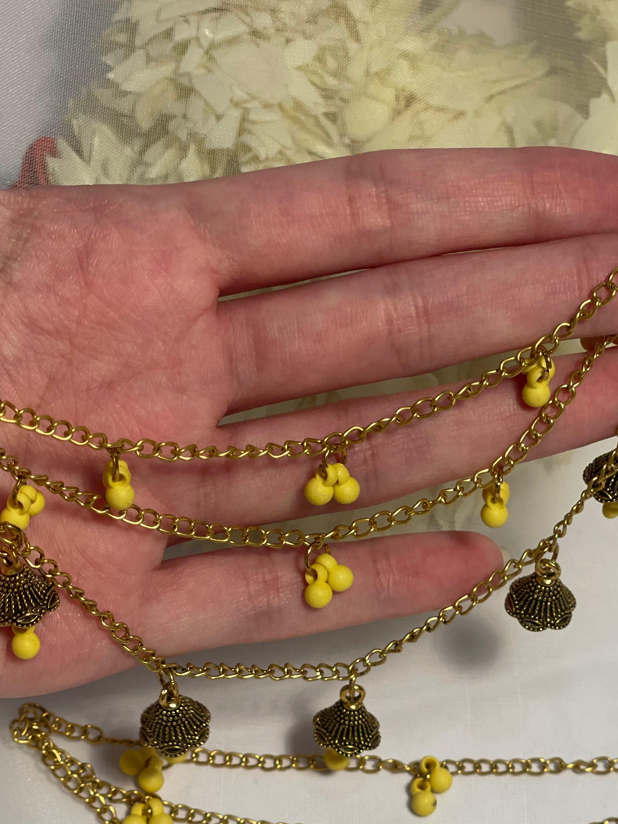 Jhumkay Waalay Saharay- gold and yellow