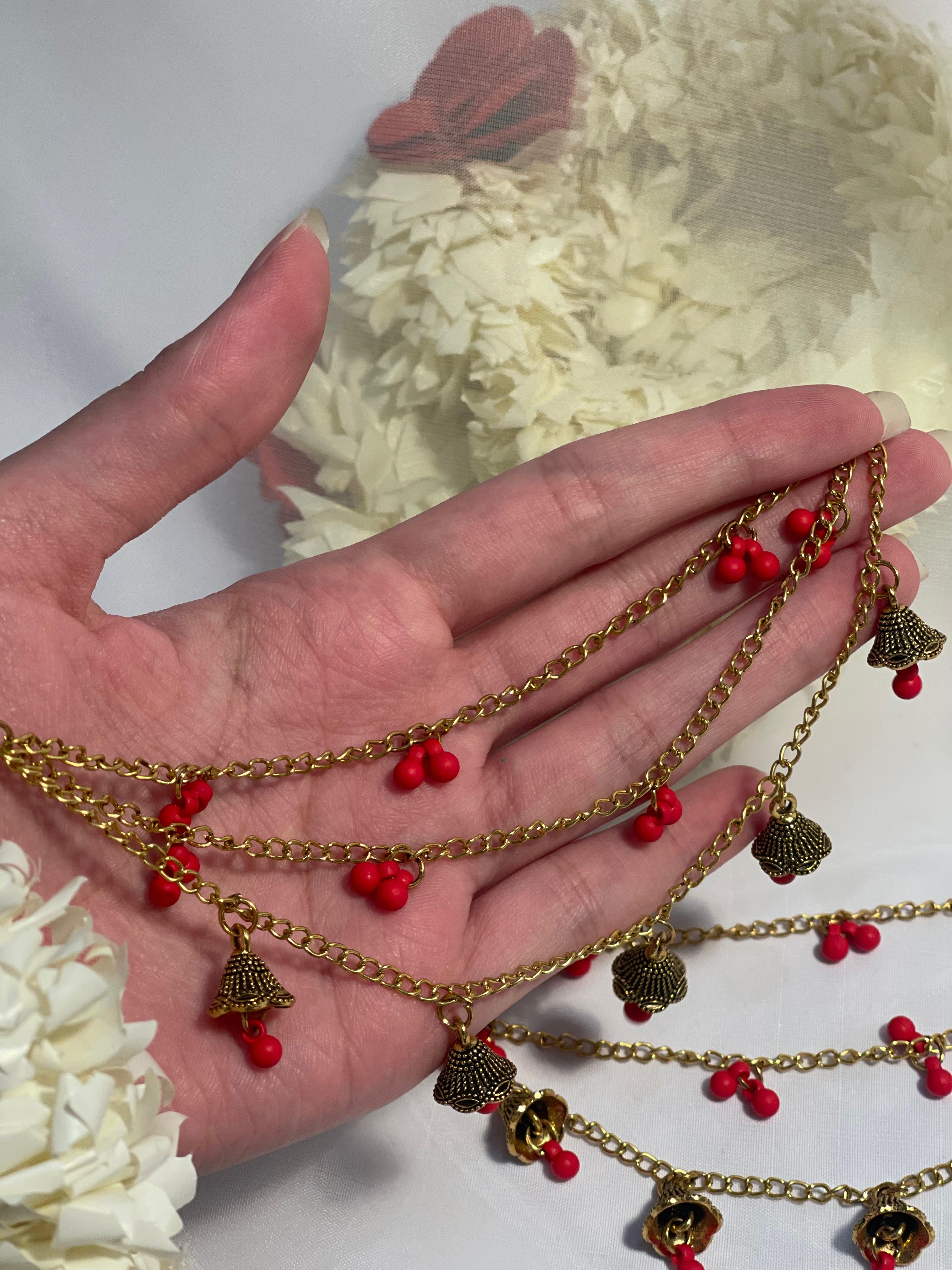 Jhumkay Waalay Saharay- gold and red