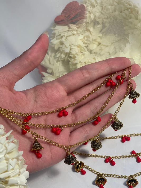 Jhumkay Waalay Saharay- gold and red