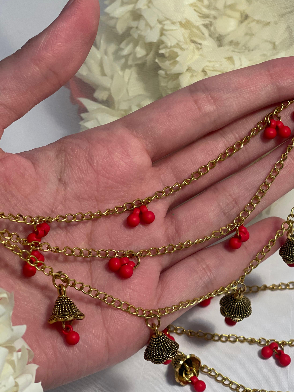 Jhumkay Waalay Saharay- gold and red