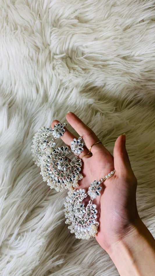 kundan moti bindiya and earring set  (silver)