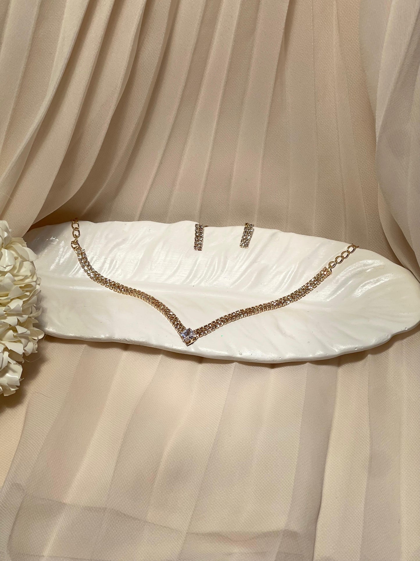 Chamak Set gold (meharbano collection)