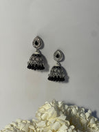 Leaf jhumki silver - white black