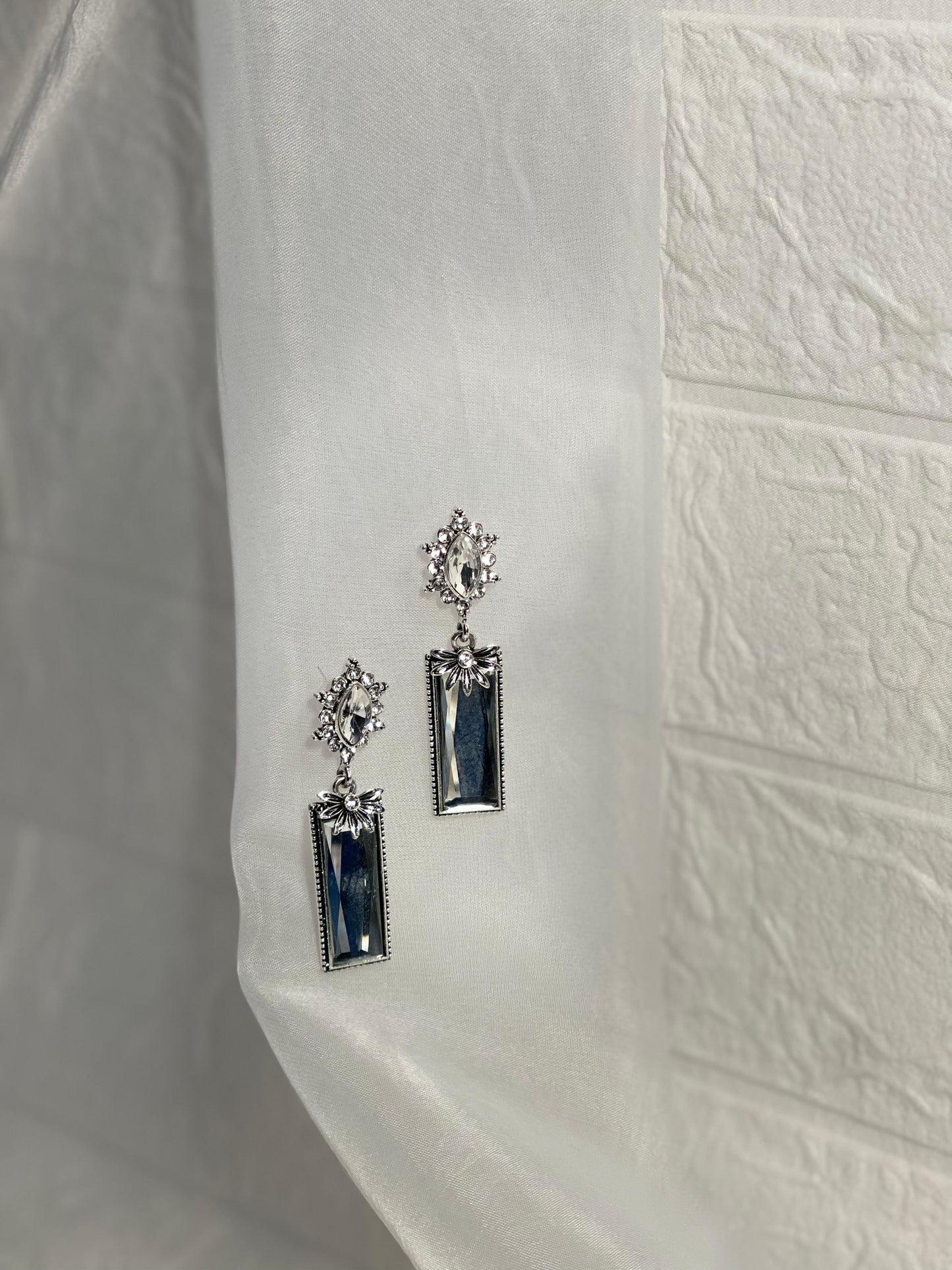 Rectangle half floral earrings silver- (Baharbano)