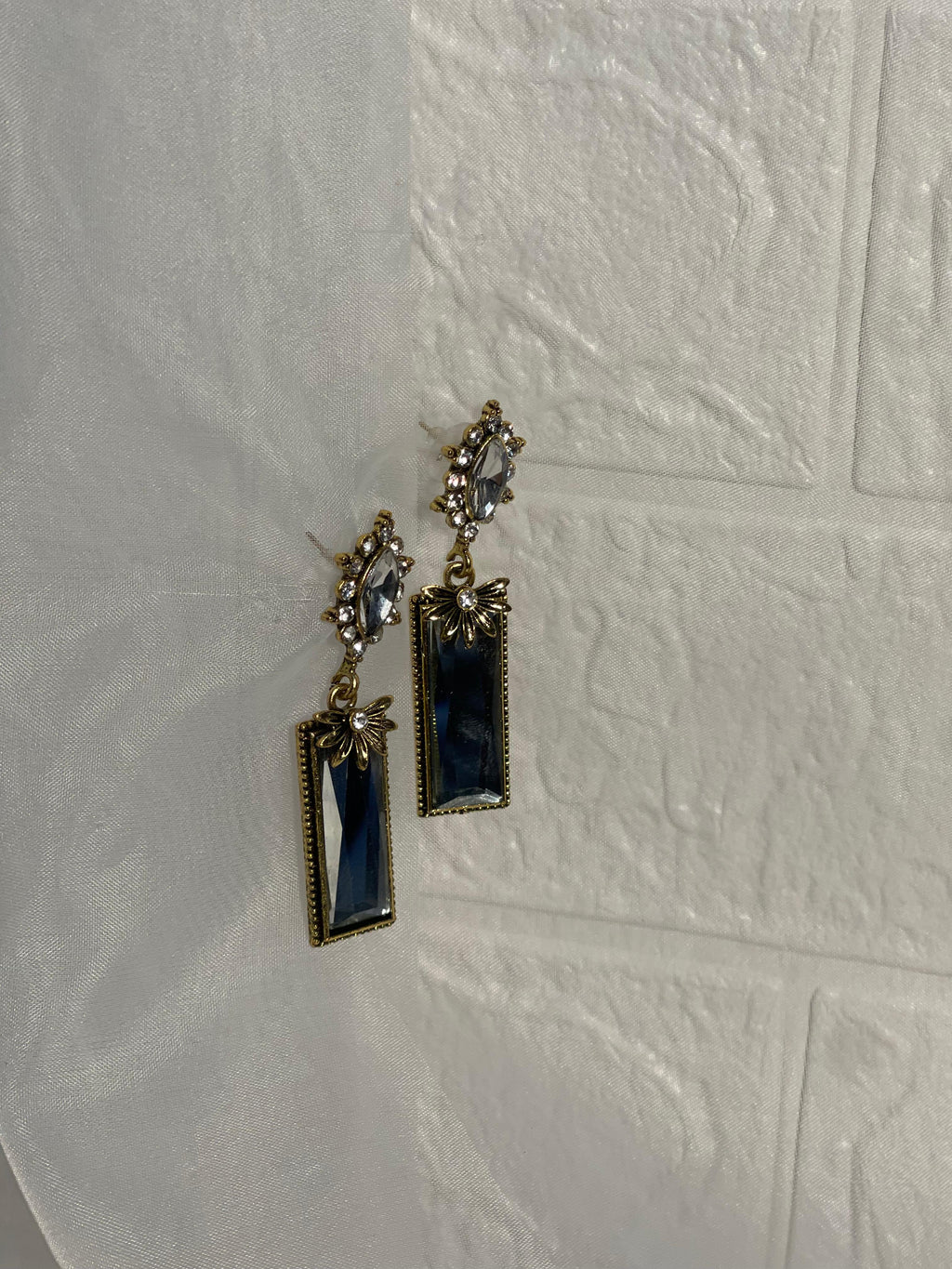Rectangle half floral earrings gold- (Baharbano)
