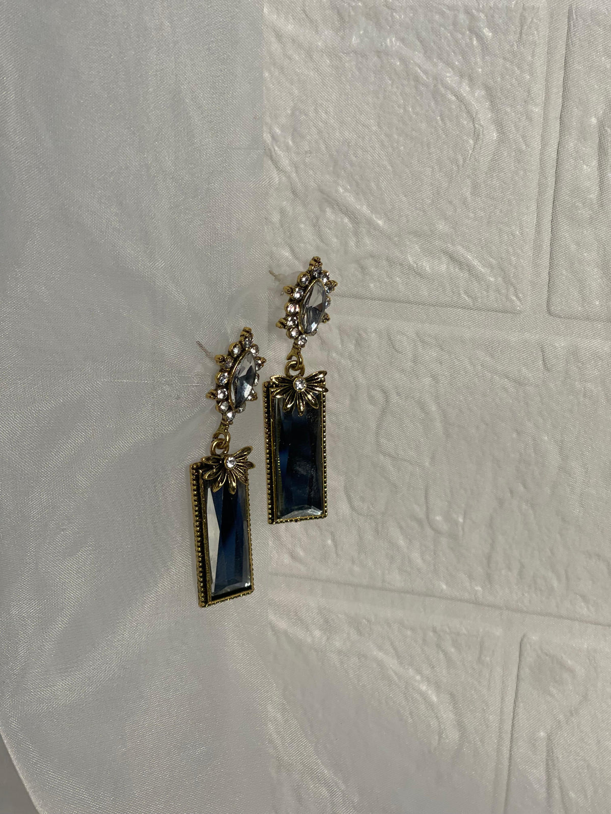Rectangle half floral earrings gold- (Baharbano)