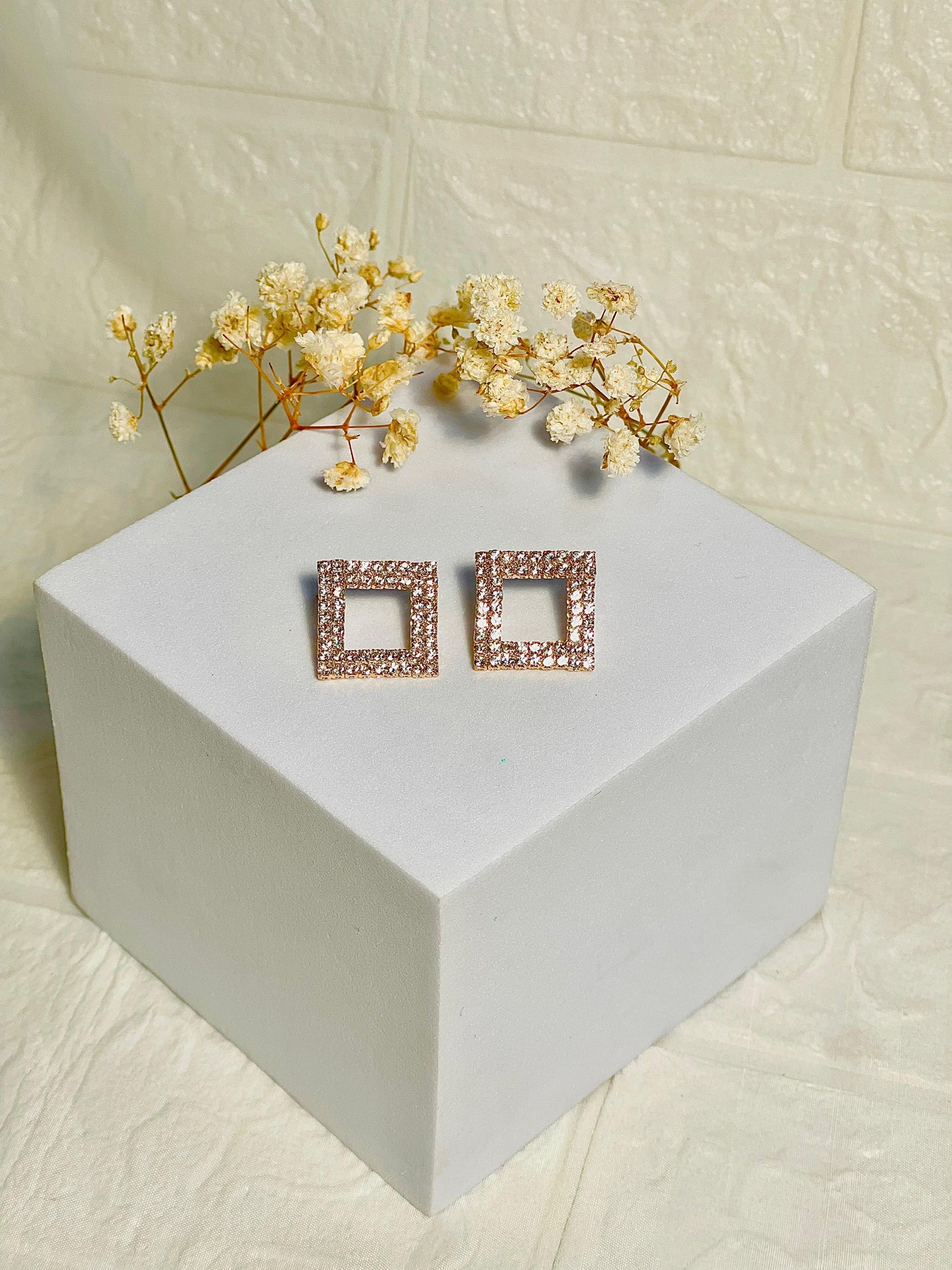 Gold square  - (Baharbano)